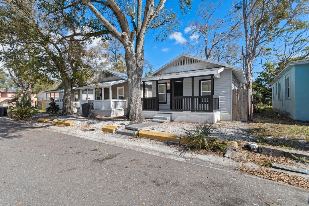 1228 Upton Ct S in St. Petersburg, FL - Building Photo