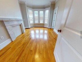 125 Princeton St in Boston, MA - Building Photo - Building Photo