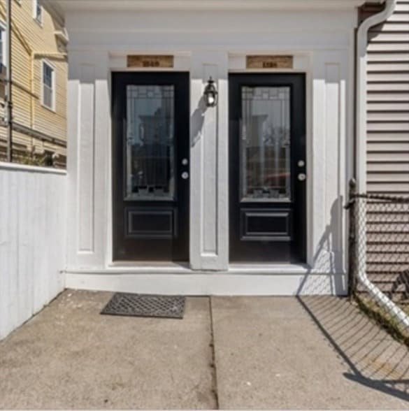 1540 Purchase St, Unit 2 in New Bedford, MA - Foto de edificio - Building Photo