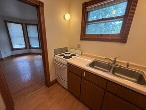 1814 Madison St, Unit #1 in Madison, WI - Building Photo - Building Photo