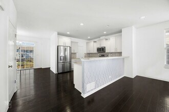 38 Marcel Ln in Schaumburg, IL - Building Photo - Building Photo