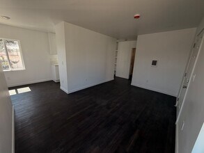 720 Iona Dr in San Diego, CA - Building Photo - Building Photo
