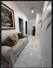 7325 N Augusta Dr in Hialeah, FL - Building Photo - Building Photo