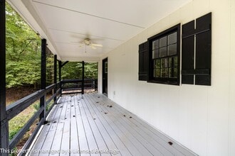 372 Newport Dr in Mount Gilead, NC - Foto de edificio - Building Photo