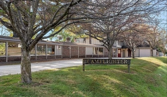 6600 6th Street Frontage Rd E, Unit #206 in Springfield, IL - Building Photo