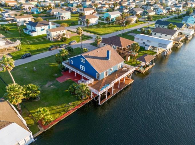 21814 Lampasas Dr in Galveston, TX - Building Photo