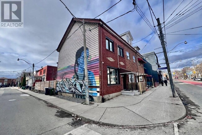 property at 206 Bathurst St