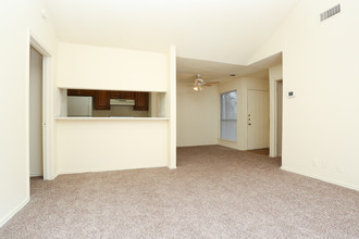 The Landing Apartments in San Antonio, TX - Building Photo - Interior Photo