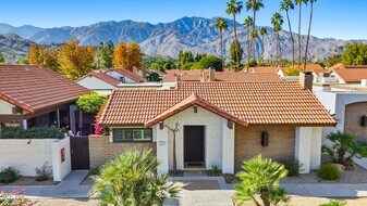2367 S Gene Autry Trail in Palm Springs, CA - Building Photo