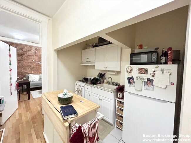 property at 39 Hemenway St