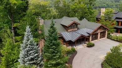 15 Hemlock Dr in Lincoln, NH - Foto de edificio - Building Photo