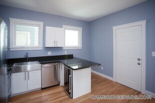 374 Prospect St, Unit 1 in Cambridge, MA - Building Photo