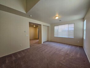 8684 W Diamond Sand Ave in Las Vegas, NV - Building Photo - Building Photo
