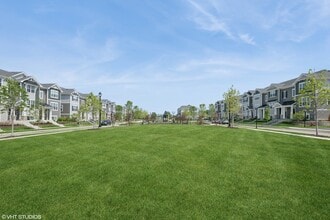 2125 Yellowstone Blvd in Mundelein, IL - Building Photo - Building Photo