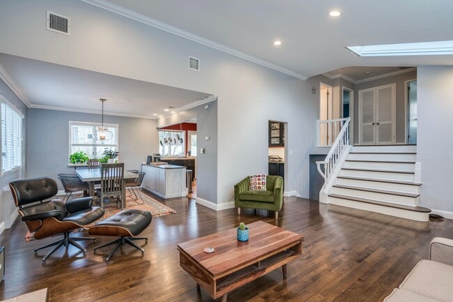 property at 19 Radcliff Dr