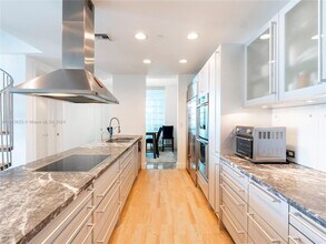 201 Aqua Ave-Unit -PH4 in Miami Beach, FL - Building Photo - Building Photo