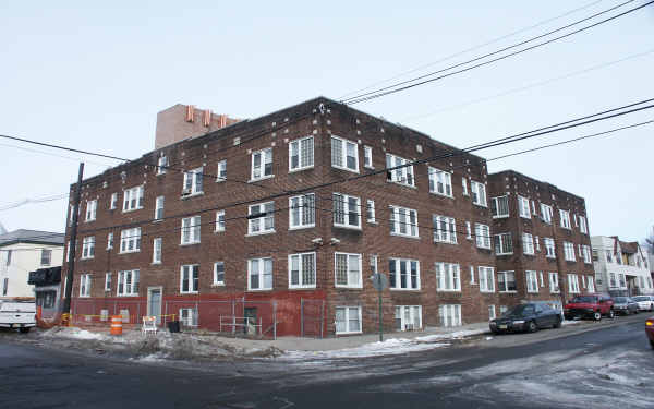 330-338 E 23rd St in Paterson, NJ - Building Photo - Building Photo