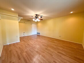 405 Westmont Dr in Laredo, TX - Building Photo - Building Photo