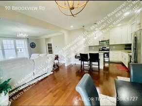 90 Brookview Rd in Franklin, MA - Building Photo - Building Photo