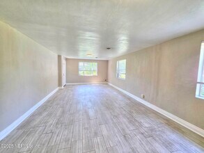 5247 Fremont St in Jacksonville, FL - Building Photo - Building Photo