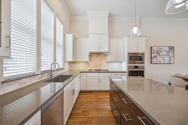 9520 London Bridge Station in Houston, TX - Foto de edificio - Building Photo