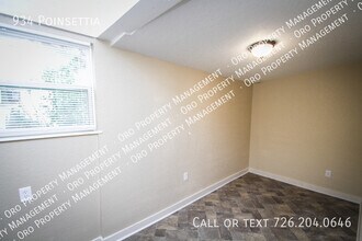 934 Poinsettia St in San Antonio, TX - Building Photo - Building Photo