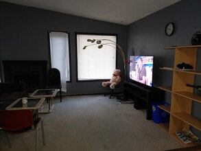 886 Greencrest Ave in Winnipeg, MB - Building Photo - Building Photo