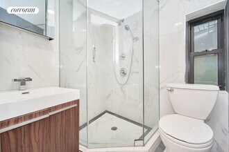 226 W 13th St in New York, NY - Building Photo - Building Photo