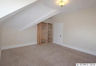 422 Loras Blvd in Dubuque, IA - Building Photo - Building Photo