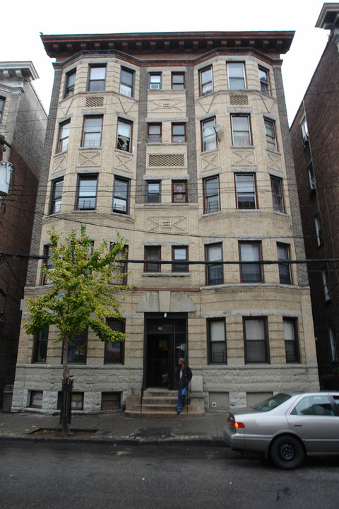 19 Lawrence St in Yonkers, NY - Foto de edificio