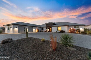 2500 Lupine Ln in Wickenburg, AZ - Building Photo