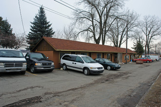 Lakefront Apartments in White Lake, MI - Building Photo - Building Photo