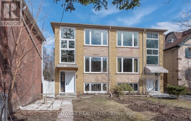 207-207 Oakmount Rd