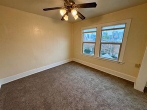 556 Ward St in Seattle, WA - Building Photo - Building Photo