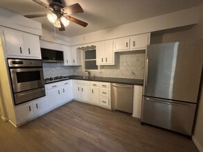 10 E 10th St in Bayonne, NJ - Building Photo - Building Photo