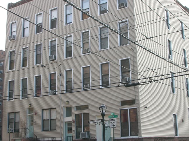 330-332 Jackson St in Hoboken, NJ - Building Photo - Building Photo