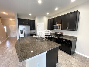 7025 Grand Elm Dr in Riverview, FL - Building Photo - Building Photo