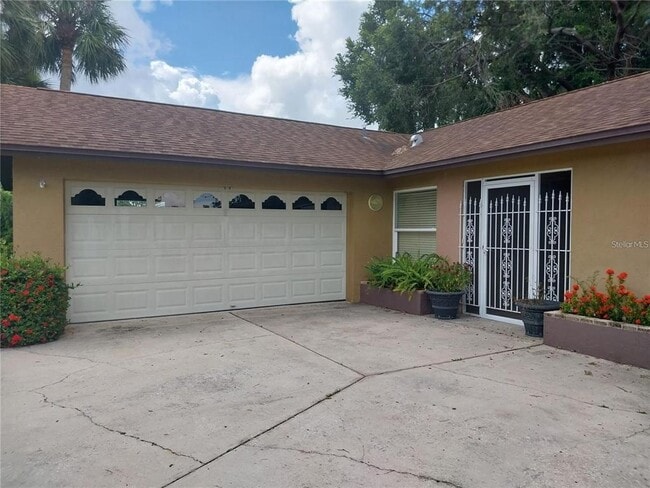 3962 Basswood Dr in Sarasota, FL - Building Photo - Building Photo