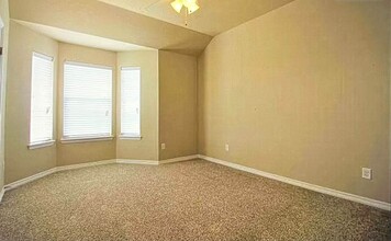 1198 Jones Butler Rd, Unit 105 in College Station, TX - Foto de edificio - Building Photo