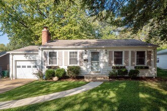 317 S Old Orchard Ave in Webster Groves, MO - Building Photo - Building Photo