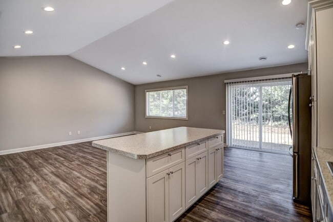 519 140th St in New Richmond, WI - Building Photo - Building Photo