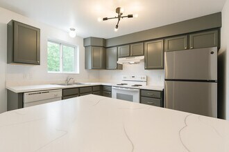 3300 Chaparral Cir in Anchorage, AK - Building Photo - Building Photo