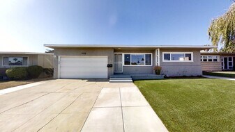 6152 Dorothy Dr in San Diego, CA - Building Photo