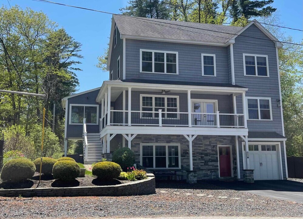23 Walkey Rd in Windham, NH - Building Photo