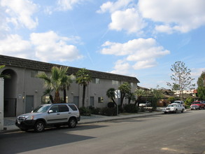 Westchester Townhouses in Bakersfield, CA - Foto de edificio - Building Photo