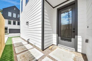 5313 Kindred Gdn Ln in Houston, TX - Building Photo