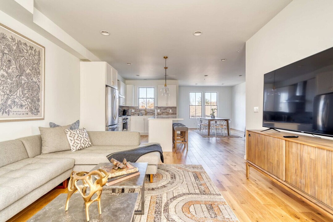 512 NE 56th Ave in Portland, OR - Building Photo