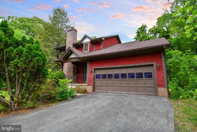 property at 2062 Farragut Dr
