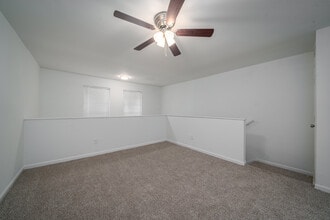 Springwood Park Apartments in Houston, TX - Foto de edificio - Interior Photo