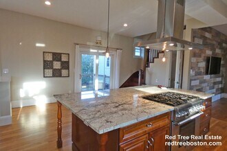 108 Walnut St in Newton, MA - Foto de edificio - Building Photo